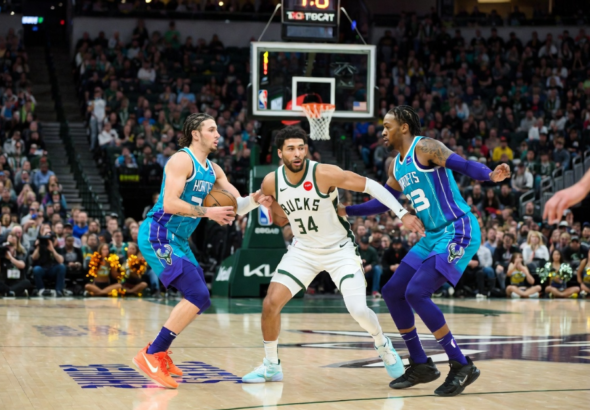 Bucks vs Hornets